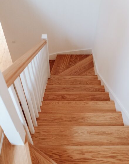 A space that radiates tranquillity: Wooden doors combined with oak stairs and floor