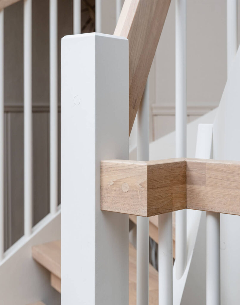 Crafting Oak Stairs: Precision and Timeless Aesthetics in Harmony